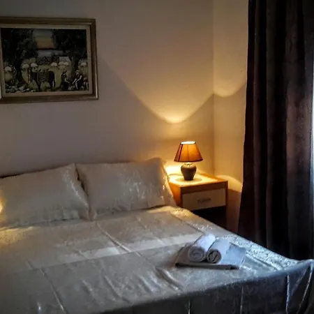 Neda Apartman1 * סביד